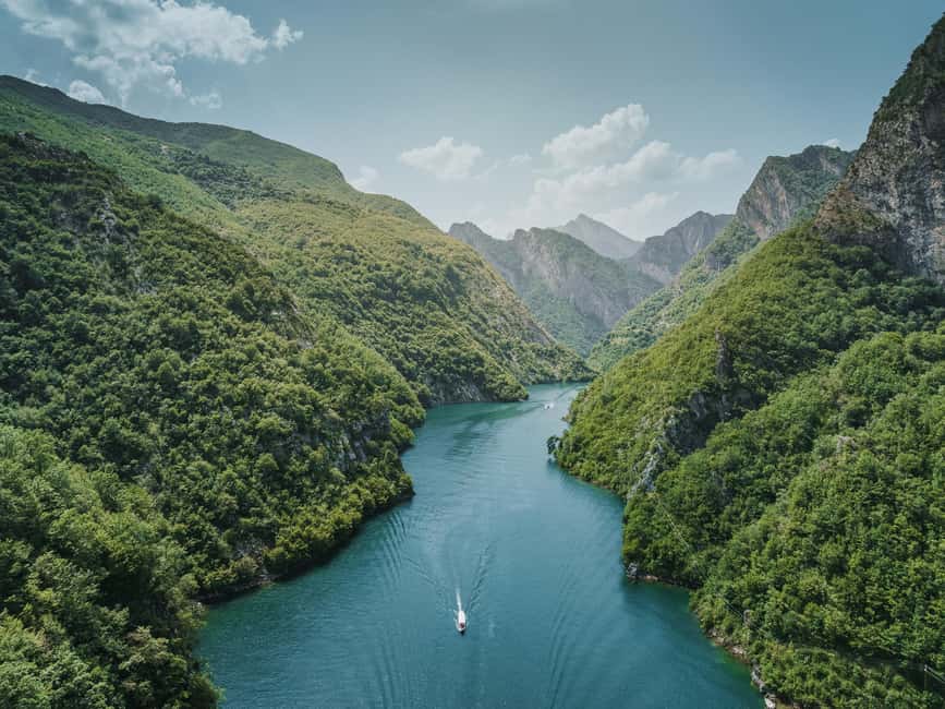 Shala River and Komani lake: Boat Tour - Reaching Shala River takes patience