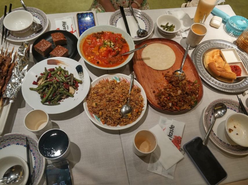 Shanghai: Night River Cruise Tour with Xinjiang Style Dining - Practical details for a smoother evening