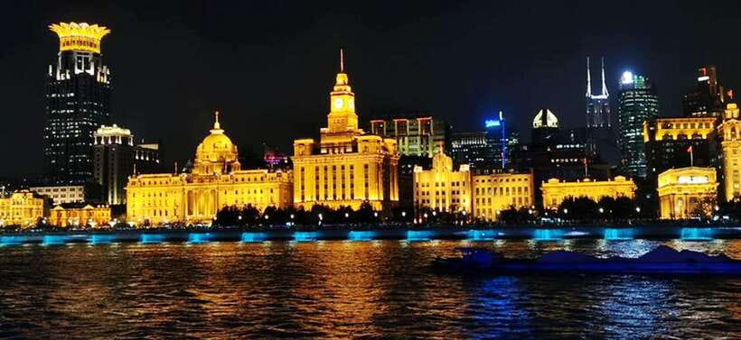 Shanghai Night River Cruise VIP Seat with Authentic Dinner - Seeing the Bund and Pudong from the river