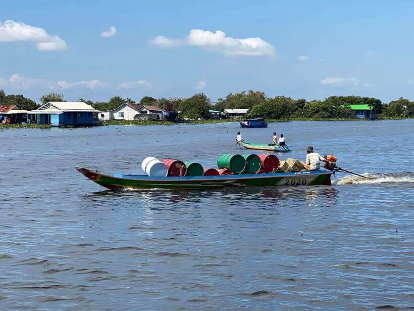 Siem Reap: Tonle Sap, Kampong Phluk & Floating Village Tour - Wat Kampong Phluk and the village school