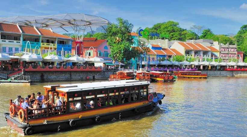 Singapore: River Cruise and Merlion Park Guided Tour - Air-conditioned transport and the practical tradeoff