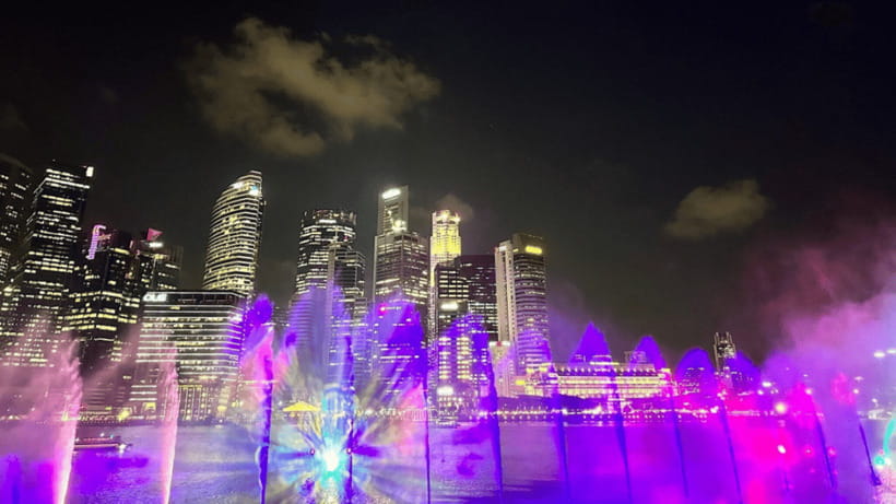 Singapore: Twilight Tour with River Cruise and Light Shows - Who should book this Singapore night tour?