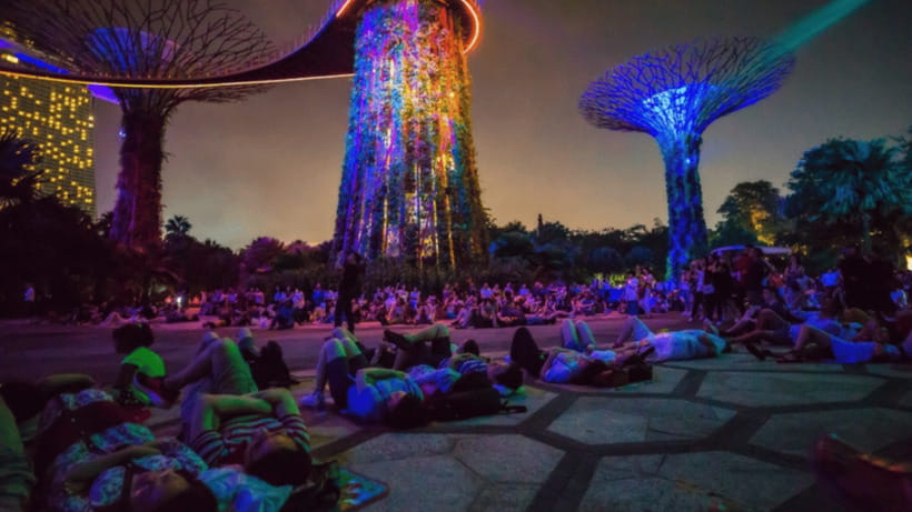 Singapore: Twilight Tour with River Cruise and Light Shows - Hotel pickup begins the evening