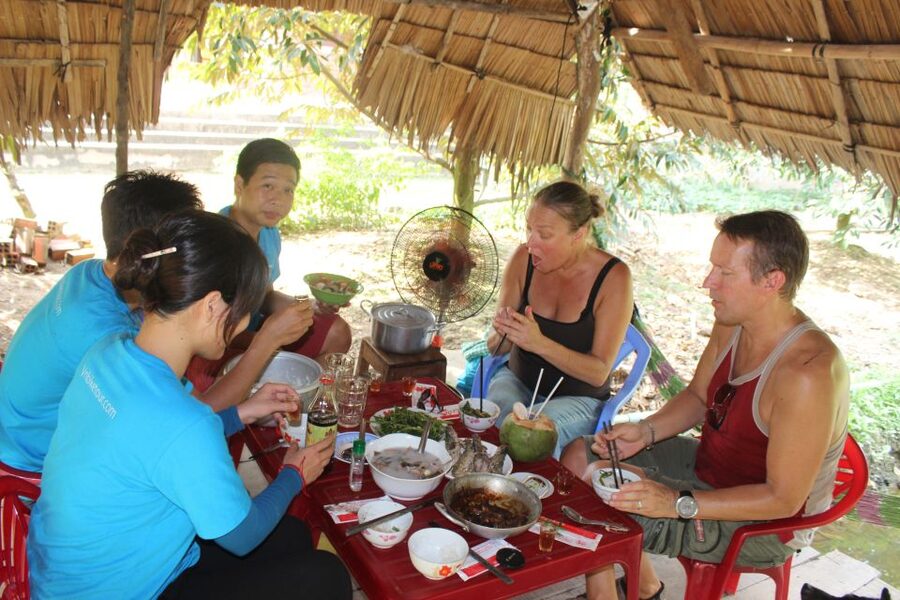 Small Group tour to Mekong Delta 1 Day (Maximum 12pax) - The narrow canals by rowing boat