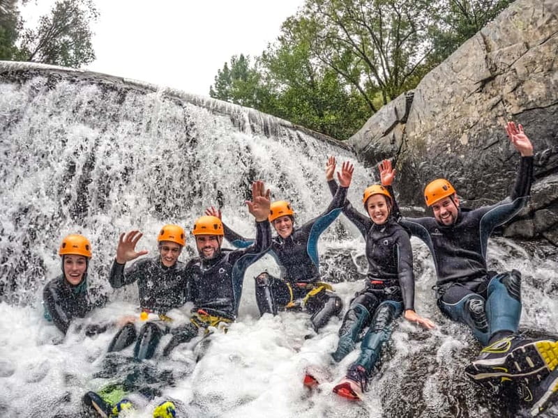 Soft Canyoning Ceira River, in Góis, Coimbra - The guide style and group experience