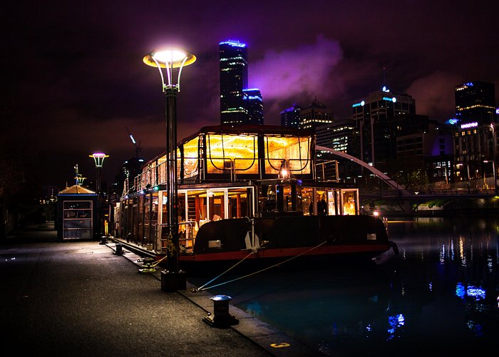 Spirit of Melbourne Dinner Cruise on the Yarra River - Three hours on the river: just right or too long?