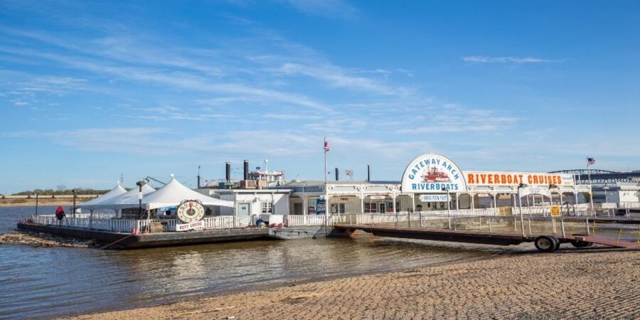 St. Louis: Guided Small Group City Tour with River Cruise - How much value do you get for $174?