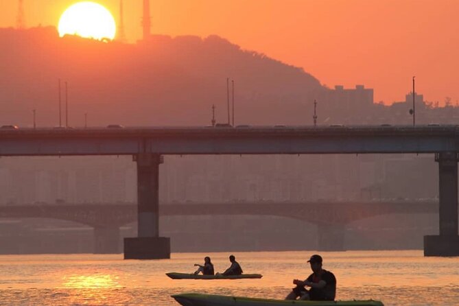 Stand Up Paddle Board (SUP) and Kayak Activities in Han River - Who will enjoy this most?