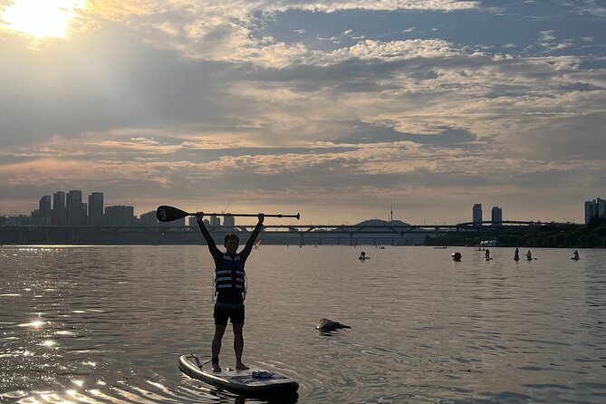 Stand Up Paddle Board (SUP) and Kayak Activities in Han River - SUP or kayak: which one should you choose?