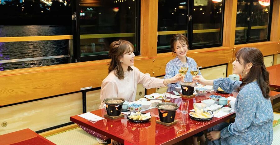 Sumida River: Japanese Traditional Yakatabune Dinner Cruise - Free-flow drinks and table service