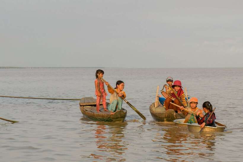 Sunset Dinner Tour: Tonle Sap Lake Floating Village - From Siem Reap to the lotus fields