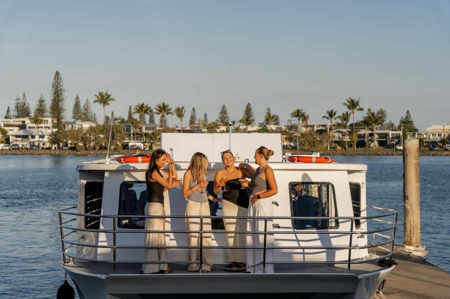 Sunshine Coast: Mooloolaba River Sunset Cruise - A sunset cruise with dinner built into the route