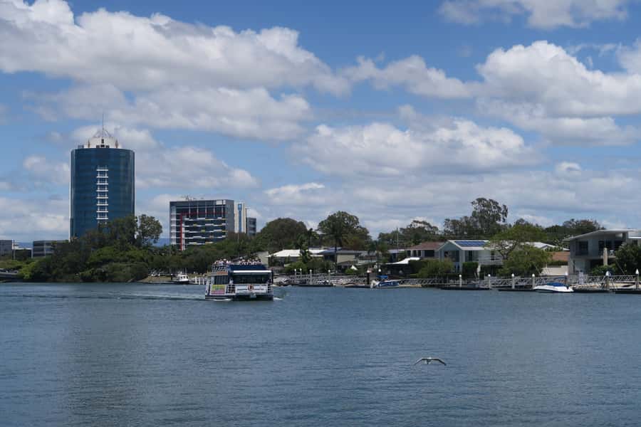 Surfers Paradise: Sightseeing Morning River and Canal Cruise - Who will enjoy this morning on the water