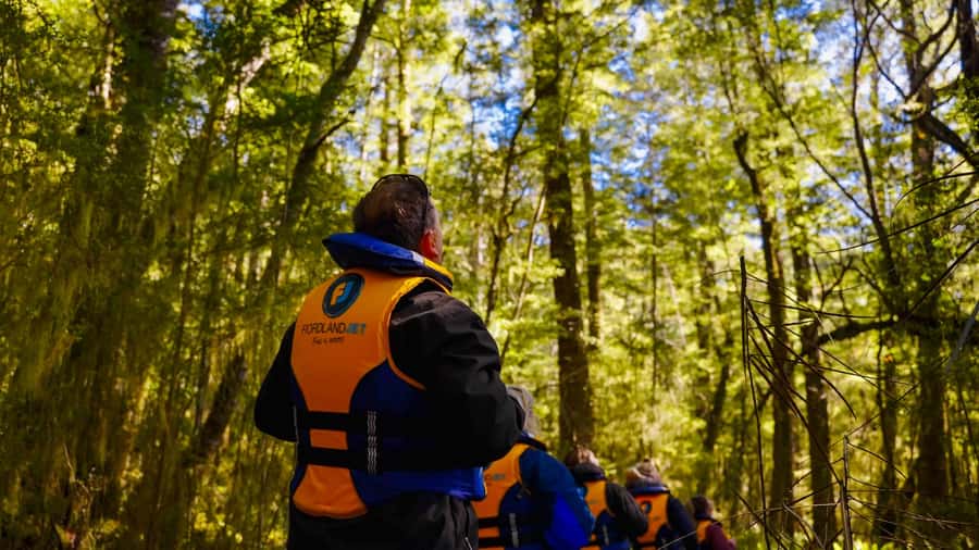 Te Anau: River Jet Boat and Bike Ride Tour with Local Guide - Reaching Lake Manapouri by water