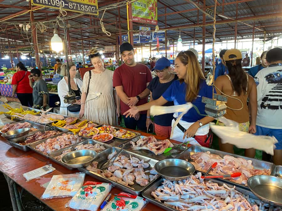 Thai cooking class &Market tour by Amazon Prime Series Chef. - Timing the morning or afternoon session