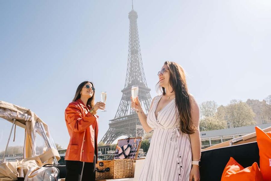 The Official Emily in Paris Champagne Seine Cruise - Key points to know before you book