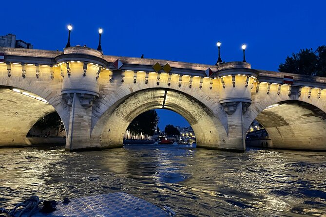 Top Private Cruises in Paris with French Champagne and surprises - The price and what you actually receive