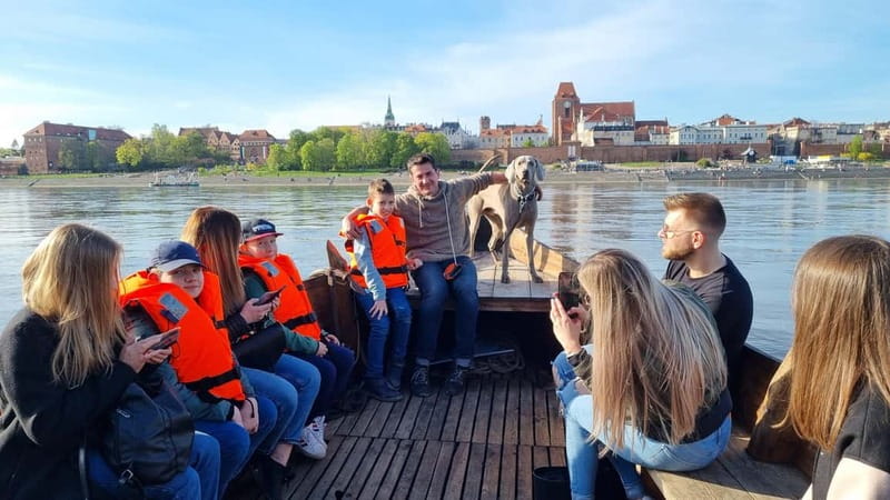 Toruń: Sightseeing Cruises on the Vistula River - Finding the Leaning Tower from the river