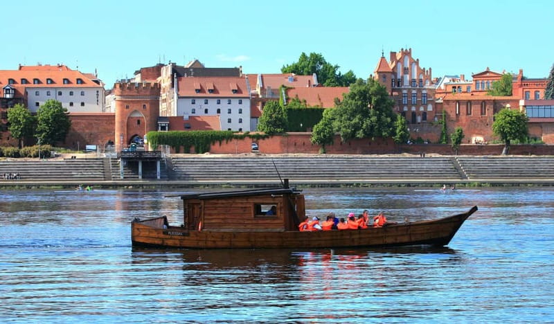Toruń: Sightseeing Cruises on the Vistula River - What the guide adds during 50 minutes