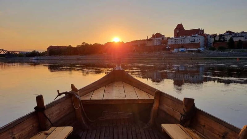 Toruń: Sightseeing Cruises on the Vistula River - Wind, clothing, and simple comfort