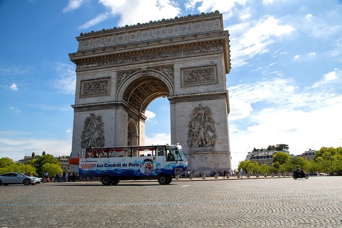 Tours of Paris and the Hauts-de-Seine in an Amphibious Bus - Why this unusual Paris tour is worth considering