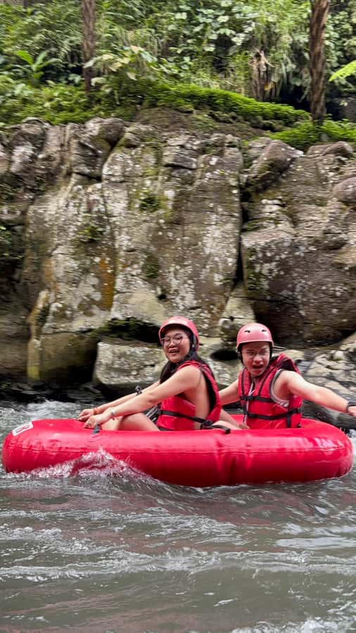 Ubud: Pakerisan Jungle River Tubing Adventure with Lunch - What the guides add to the experience