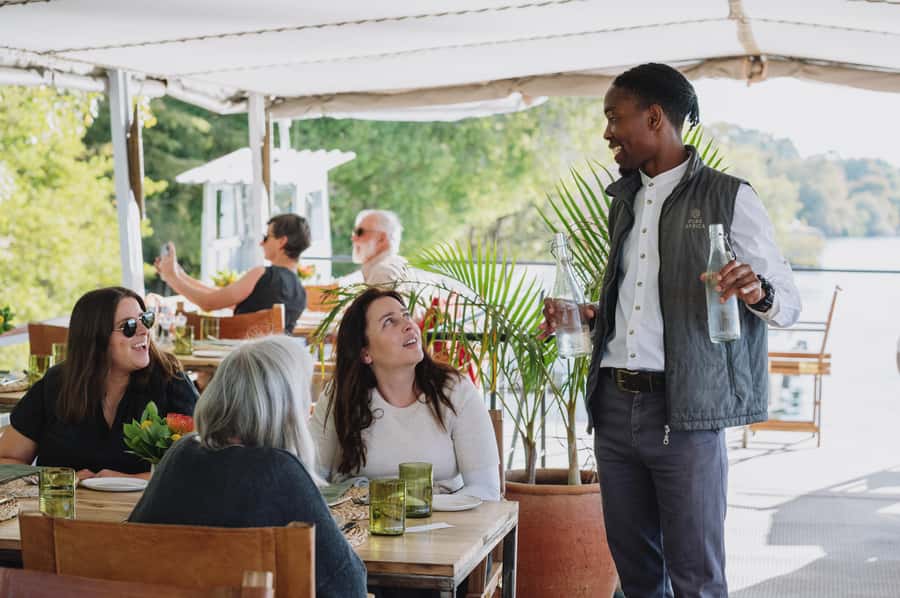 Victoria Falls: Dinner Cruise on the Zambezi River - Four courses, six courses, and what you eat