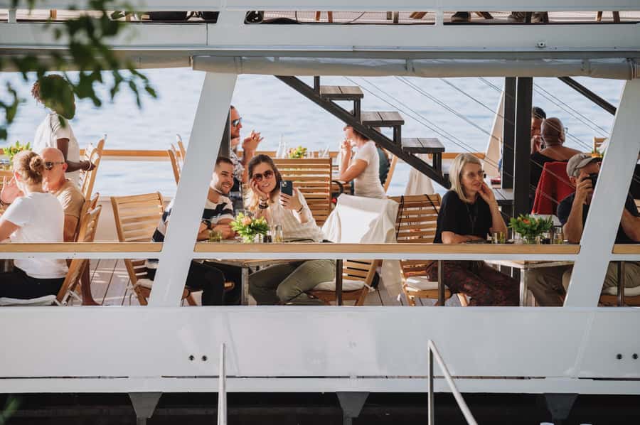 Victoria Falls: Dinner Cruise on the Zambezi River - Should you book the Zambezi dinner cruise?