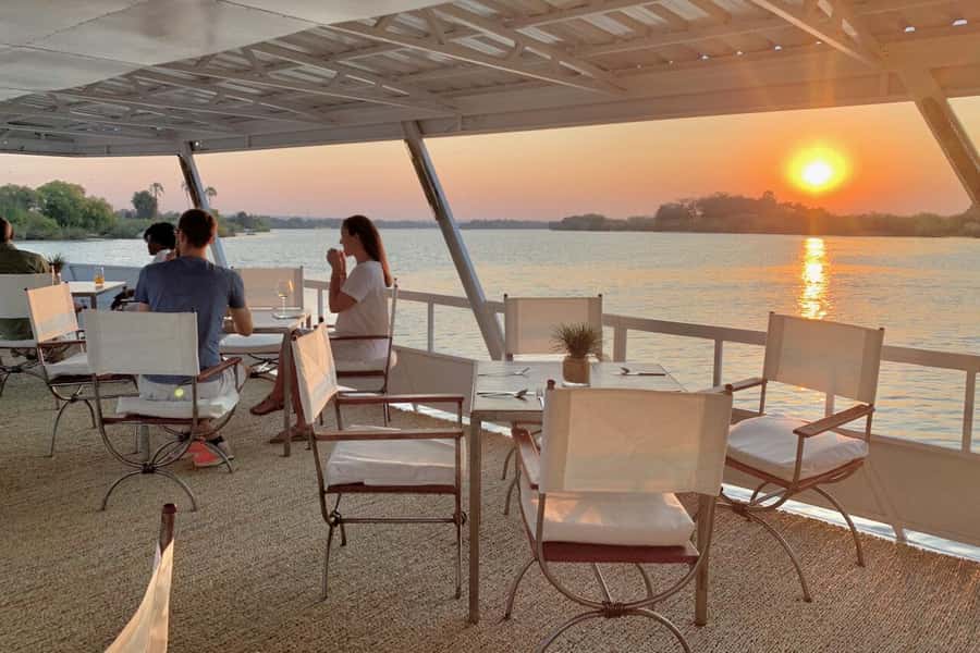 Victoria Falls: Zambezi River Relaxing Sunset Boat Cruise - Wildlife viewing along the Zambezi