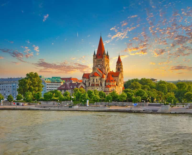 Vienna: 2-hour Danube Panorama Tour - The first half hour: water, bridges, and open views