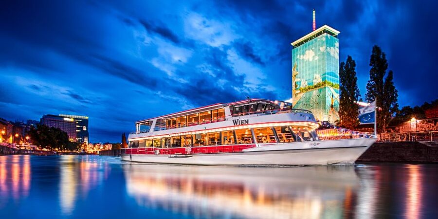 Vienna: Evening Cruise Along The Danube - What the three-hour cruise actually feels like