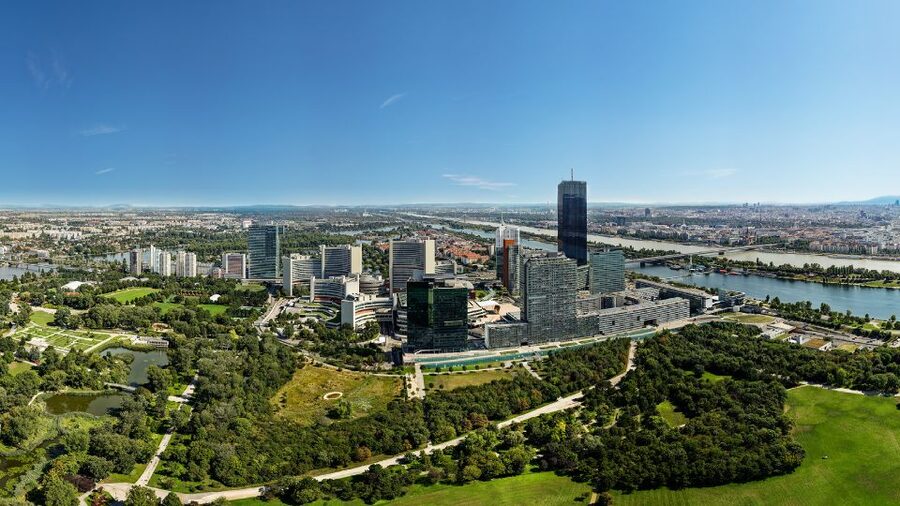 Vienna: Skip-the-Line Entrance Ticket to the Danube Tower - The lift ride to 150 meters
