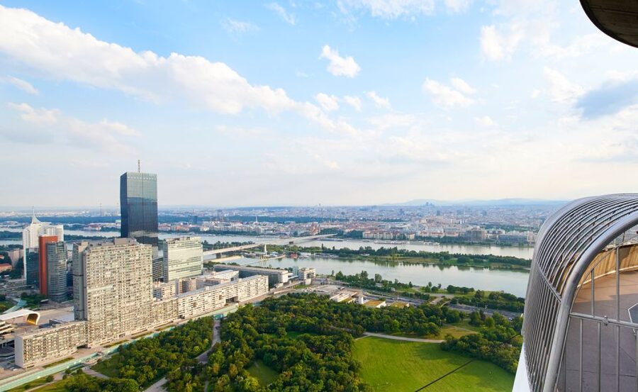 Vienna: Skip-the-Line Entrance Ticket to the Danube Tower - The observation decks and the Vienna panorama