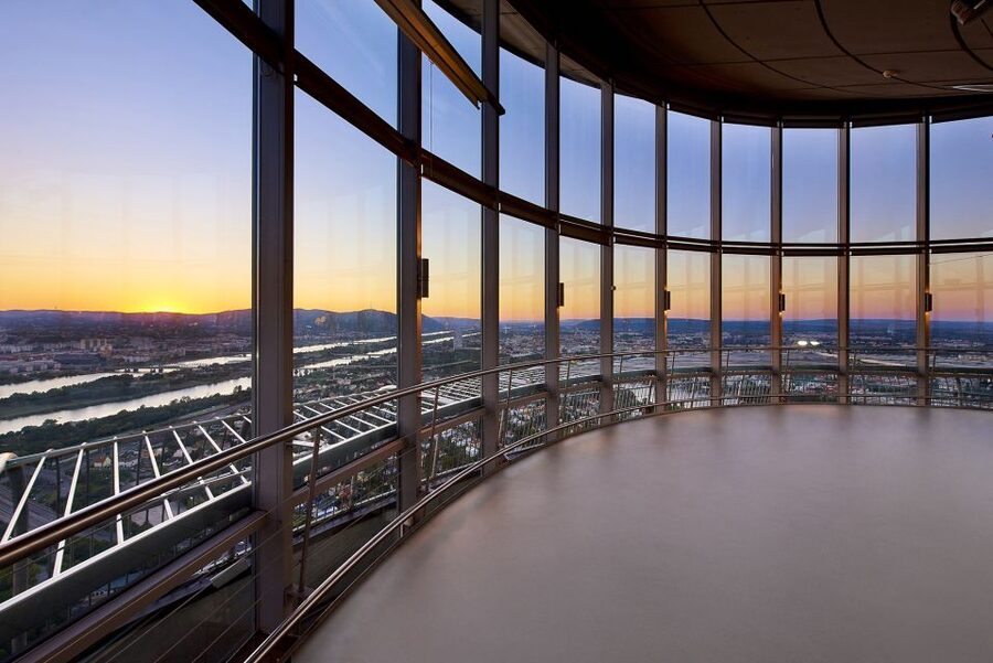 Vienna: Skip-the-Line Entrance Ticket to the Danube Tower - The rotating restaurant and dining choices