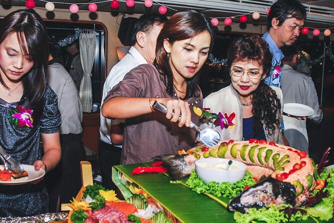 VIVA Alangka River Cruise: Dining & Cabaret Delight - A Bangkok evening built around the river