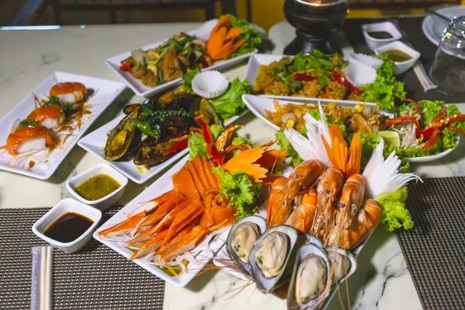 VIVA Alangka River Cruise: Dining & Cabaret Delight - The buffet: Thai dishes, international food, and seafood