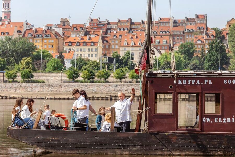 Warsaw: Traditional Galar Cruise on The Vistula River - Prague City Beach and the approach to Warsaw’s Old Town