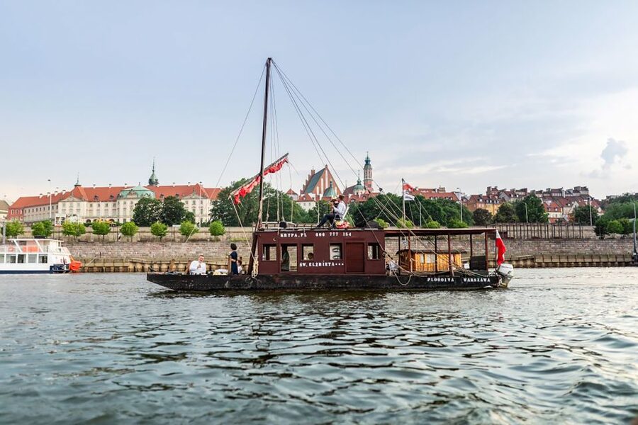 Warsaw: Traditional Galar Cruise on The Vistula River - Royal Castle, the Mermaid, and the Copernicus Science Center