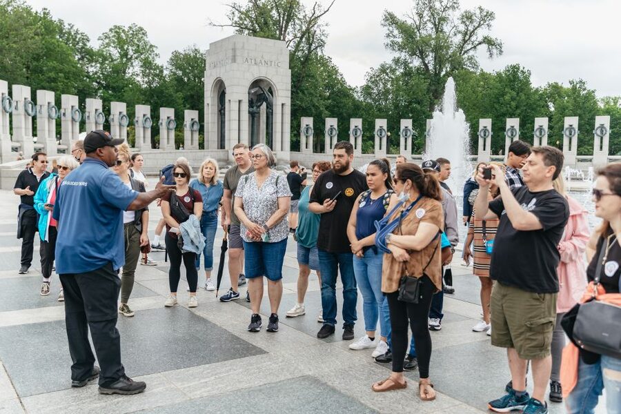 Washington, DC: Full-Day Tour with a Scenic River Cruise - The Capitol and White House: Washington’s working center