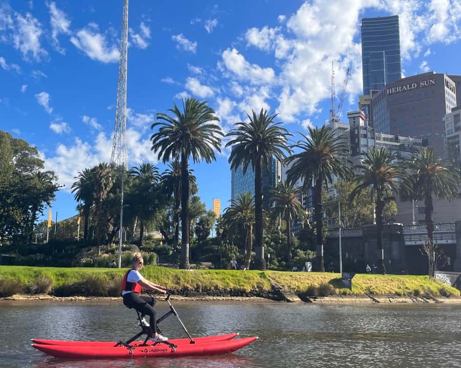 Yarra River, Melbourne Waterbike Tour - Southbank, Crown Casino, and Melbourne Aquarium
