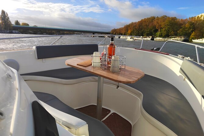 Your Private boat Captain Guide Explore Historical Paris - Why a private Seine cruise changes the Paris view