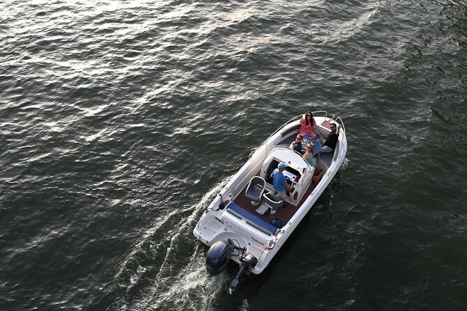 Your Private boat Captain Guide Explore Historical Paris - What Captain Alexis adds to the outing